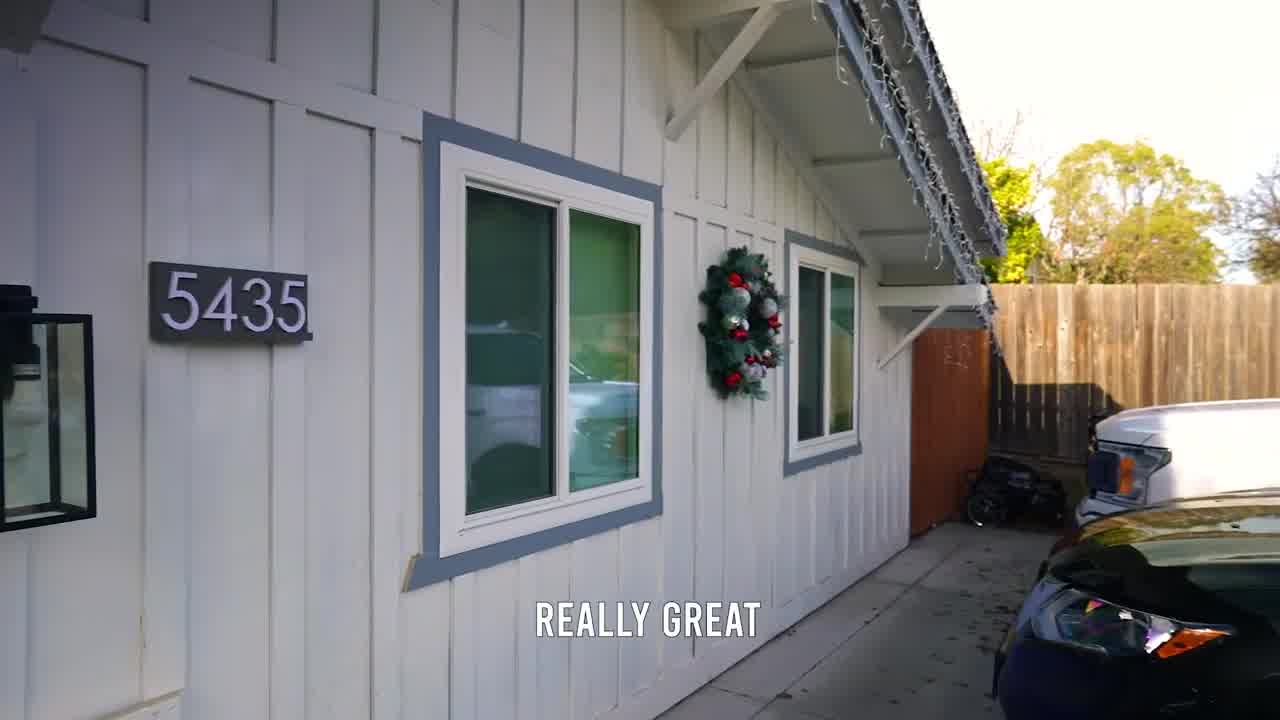 Roofing Facebook lead ad example: Sacramento homeowners geo callout from Cobex Construction